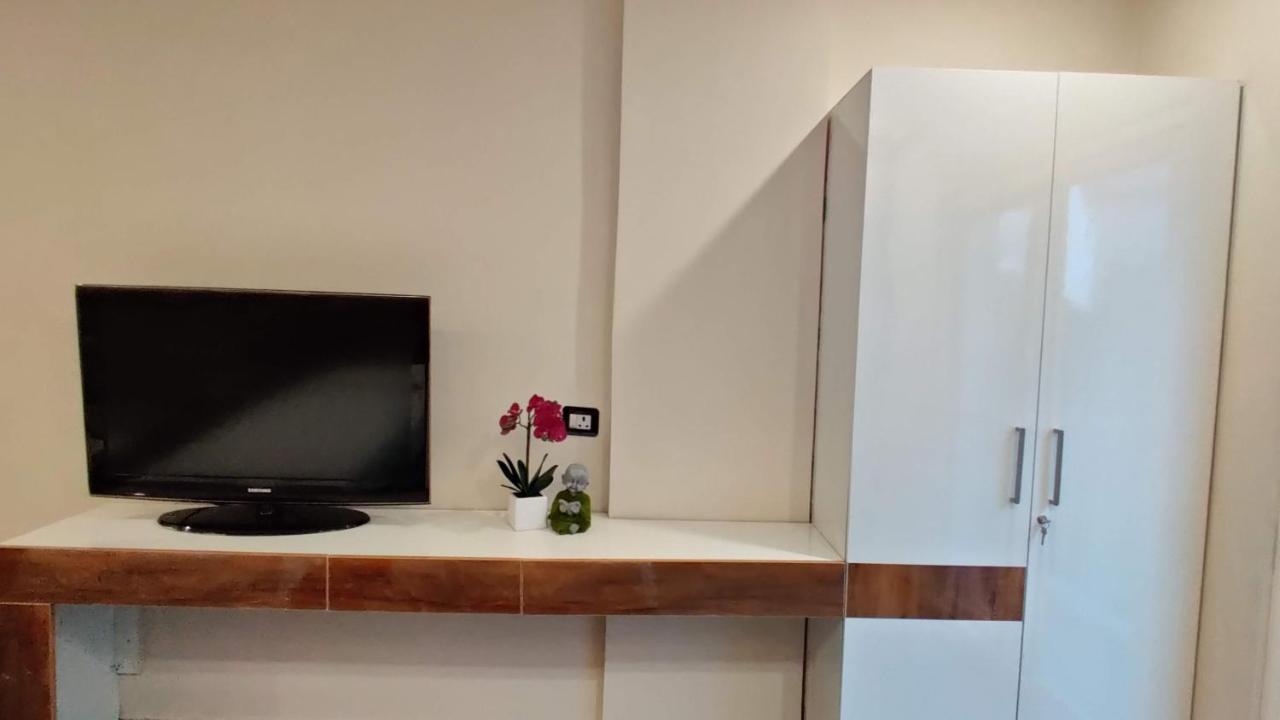 Restel Studio Flats Haydarabad Dış mekan fotoğraf