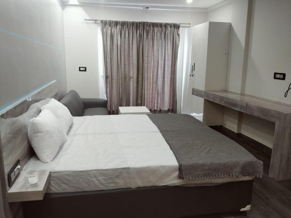 Restel Studio Flats Haydarabad Dış mekan fotoğraf