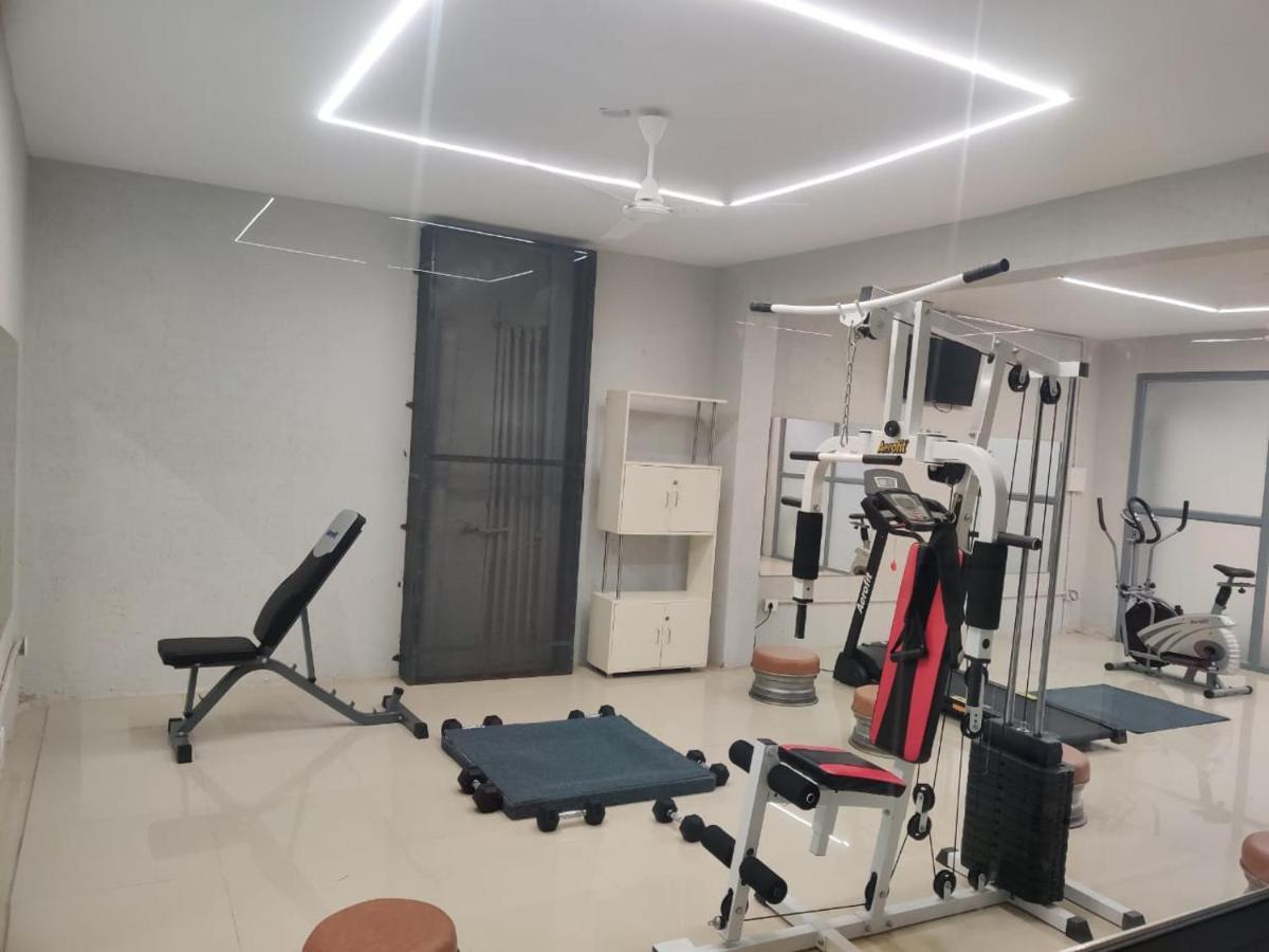 Restel Studio Flats Haydarabad Dış mekan fotoğraf